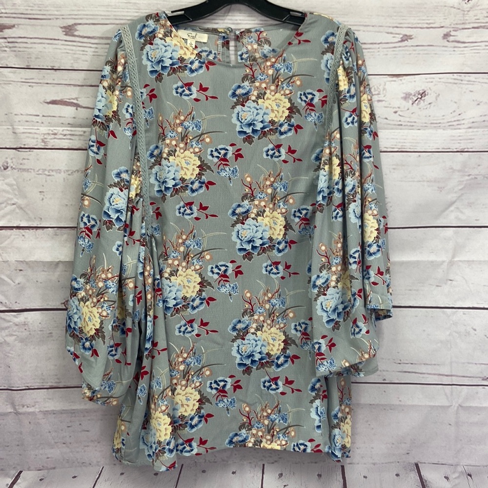 Easel Slate Wide Sleeve Top
